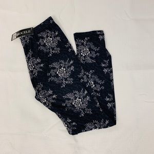 Butter soft leggings one size fits sizes 0-12.